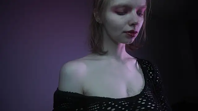Snapshot of ginger_hugs chatting on October 21, 2025, 10:10 pm ginger hugs online show from October 21, 2025, 10:10 pm