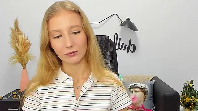 Snapshot of LolaWilsons chatting on January 5, 2025, 1:15 pm LolaWilsons online show from January 5, 2025, 1:15 pm