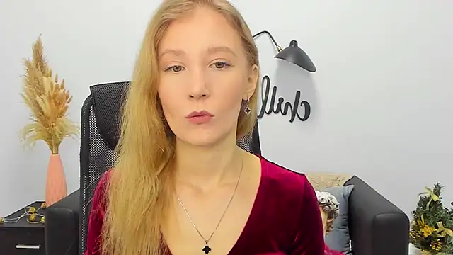 Snapshot of LolaWilsons chatting on January 6, 2025, 7:09 am LolaWilsons online show from January 6, 2025, 7:09 am