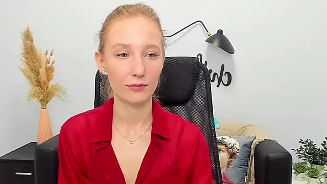 Snapshot of LolaWilsons chatting on March 20, 2025, 9:15 am LolaWilsons online show from March 20, 2025, 9:15 am