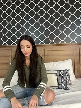 Snapshot of Amber_Rush_ chatting on February 17, 2025, 10:47 pm Amber Rush  online show from February 17, 2025, 10:47 pm