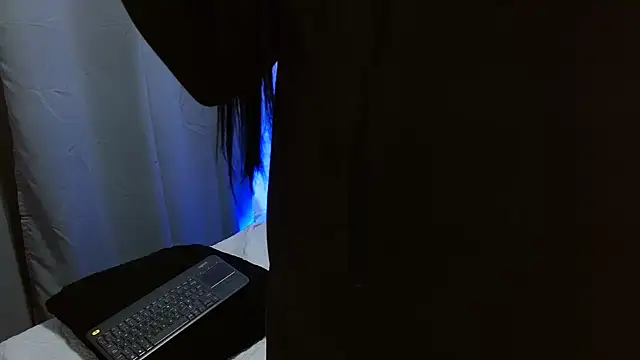 Snapshot of Susana_hank2 chatting on December 6, 2024, 10:19 pm Susana hank2 online show from December 6, 2024, 10:19 pm