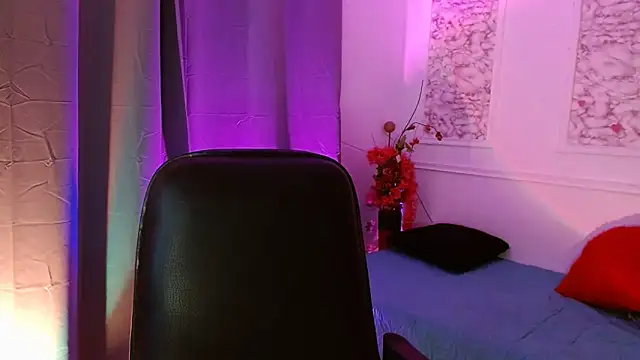 Snapshot of Susana_hank2 chatting on March 17, 2025, 10:38 pm Susana hank2 online show from March 17, 2025, 10:38 pm