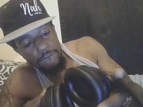 Snapshot of DreamvilleINC chatting on September 27, 2025, 2:05 am DreamvilleINC online show from September 27, 2025, 2:05 am