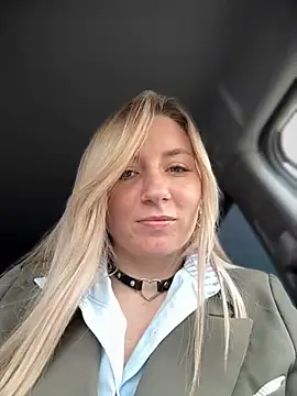 Snapshot of Crazy-Rosa chatting on March 7, 2025, 8:34 am Crazy-Rosa online show from March 7, 2025, 8:34 am