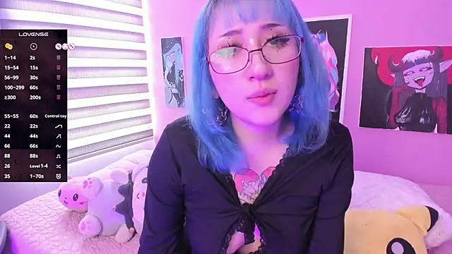 Snapshot of Miwa_violet chatting on February 22, 2025, 7:47 pm Miwa violet online show from February 22, 2025, 7:47 pm