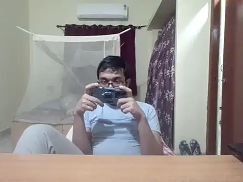 Snapshot of THE_NAKED_BOY chatting on October 8, 2025, 12:58 pm THE NAKED BOY online show from October 8, 2025, 12:58 pm