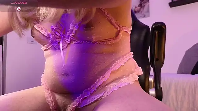 Snapshot of meloddysky chatting on January 17, 2025, 5:19 pm meloddysky online show from January 17, 2025, 5:19 pm