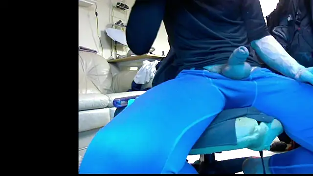 Snapshot of slendt94 chatting on February 19, 2025, 12:44 pm slendt94 online show from February 19, 2025, 12:44 pm