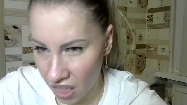 Snapshot of TherestlessKitty chatting on December 7, 2024, 8:44 am TherestlessKitty online show from December 7, 2024, 8:44 am