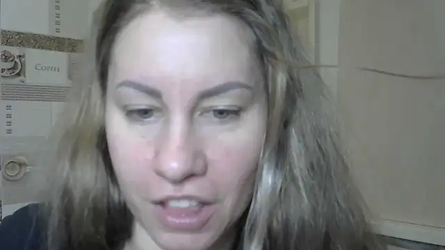 Snapshot of TherestlessKitty chatting on December 8, 2024, 6:01 am TherestlessKitty online show from December 8, 2024, 6:01 am