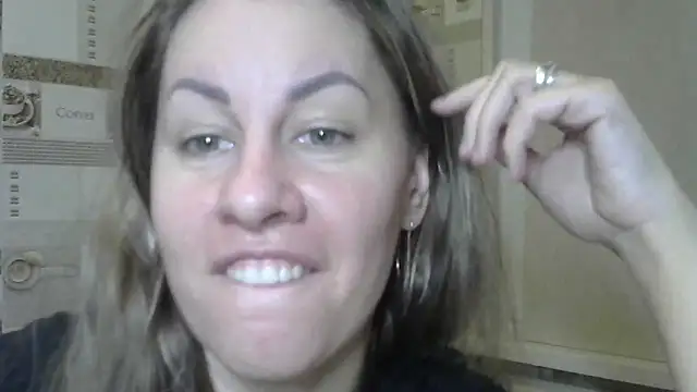 Snapshot of TherestlessKitty chatting on December 8, 2024, 9:02 am TherestlessKitty online show from December 8, 2024, 9:02 am