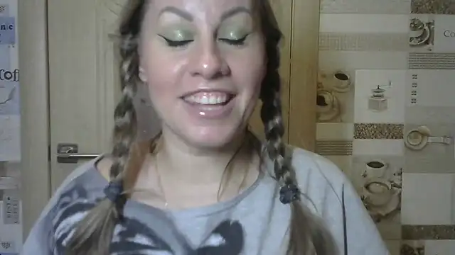 Snapshot of TherestlessKitty chatting on December 10, 2024, 9:12 am TherestlessKitty online show from December 10, 2024, 9:12 am