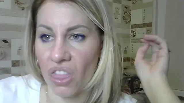 Snapshot of TherestlessKitty chatting on December 18, 2024, 11:13 am TherestlessKitty online show from December 18, 2024, 11:13 am