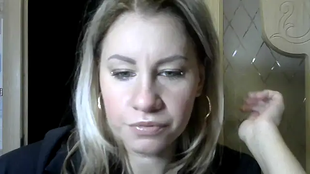 Snapshot of TherestlessKitty chatting on December 27, 2024, 6:57 am TherestlessKitty online show from December 27, 2024, 6:57 am