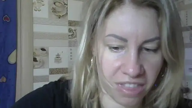 Snapshot of TherestlessKitty chatting on December 30, 2024, 6:20 am TherestlessKitty online show from December 30, 2024, 6:20 am