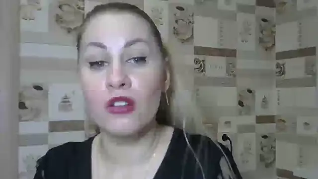 Snapshot of TherestlessKitty chatting on February 14, 2025, 9:24 am TherestlessKitty online show from February 14, 2025, 9:24 am