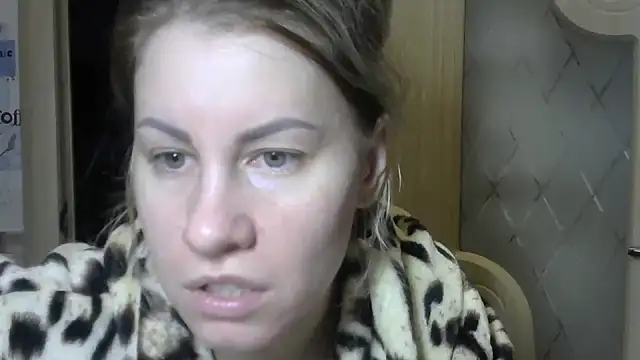 Snapshot of TherestlessKitty chatting on February 15, 2025, 5:51 am TherestlessKitty online show from February 15, 2025, 5:51 am