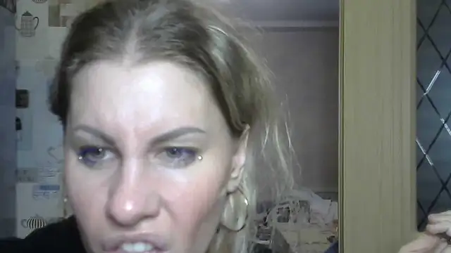 Snapshot of TherestlessKitty chatting on February 21, 2025, 12:17 pm TherestlessKitty online show from February 21, 2025, 12:17 pm