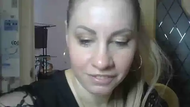 Snapshot of TherestlessKitty chatting on March 17, 2025, 9:12 am TherestlessKitty online show from March 17, 2025, 9:12 am