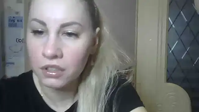 Snapshot of TherestlessKitty chatting on March 23, 2025, 6:05 am TherestlessKitty online show from March 23, 2025, 6:05 am