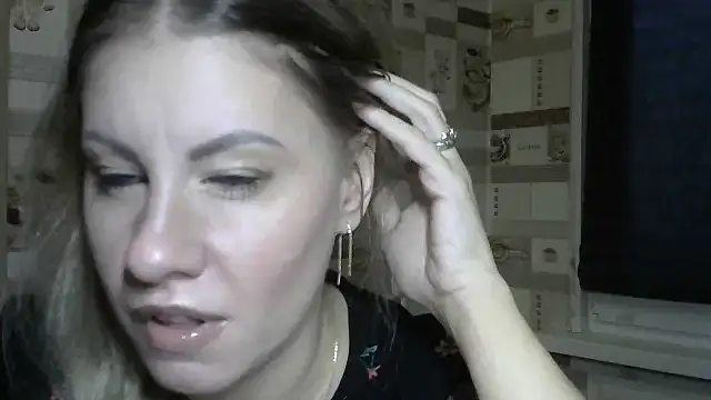 Snapshot of TherestlessKitty chatting on September 25, 2025, 6:06 am TherestlessKitty online show from September 25, 2025, 6:06 am