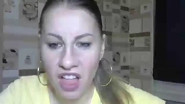 Snapshot of TherestlessKitty chatting on October 6, 2025, 6:00 am TherestlessKitty online show from October 6, 2025, 6:00 am