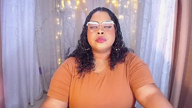 Snapshot of Ana_off_alana chatting on January 29, 2025, 12:12 am Ana off alana online show from January 29, 2025, 12:12 am