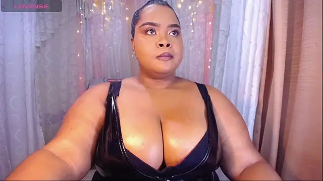 Snapshot of Ana_off_alana chatting on October 8, 2025, 11:02 pm Ana off alana online show from October 8, 2025, 11:02 pm