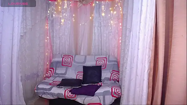 Snapshot of Ana_off_alana chatting on October 9, 2025, 10:41 pm Ana off alana online show from October 9, 2025, 10:41 pm
