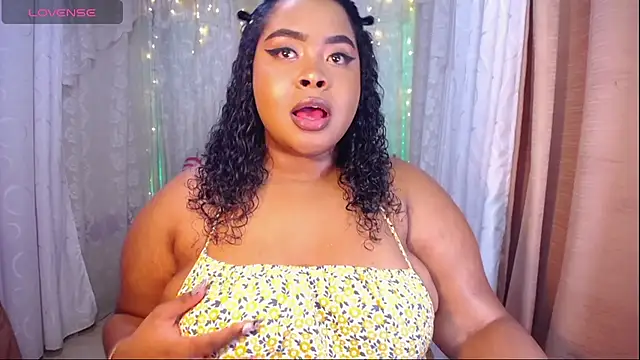Snapshot of Ana_off_alana chatting on October 11, 2025, 11:25 pm Ana off alana online show from October 11, 2025, 11:25 pm
