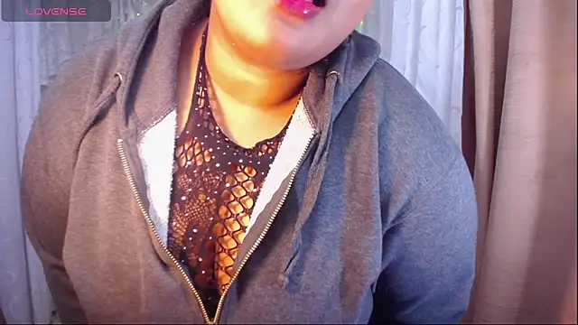 Snapshot of Ana_off_alana chatting on October 15, 2025, 11:16 pm Ana off alana online show from October 15, 2025, 11:16 pm