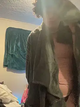 Snapshot of sum1betterthanmost chatting on March 13, 2025, 2:01 pm sum1betterthanmost online show from March 13, 2025, 2:01 pm