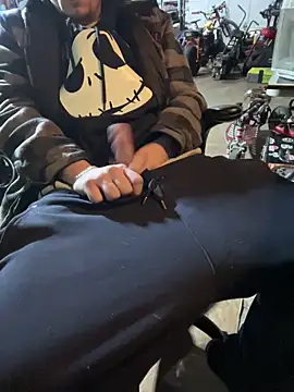 Snapshot of joeycbigcock chatting on January 3, 2025, 1:36 pm joeycbigcock online show from January 3, 2025, 1:36 pm