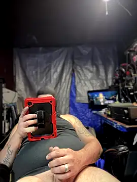 Snapshot of joeycbigcock chatting on November 13, 2025, 4:17 pm joeycbigcock online show from November 13, 2025, 4:17 pm