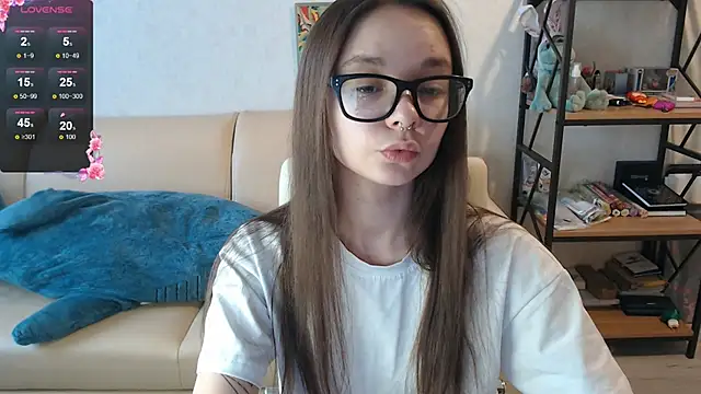 Snapshot of Amarieni chatting on December 3, 2024, 11:33 am Amarieni online show from December 3, 2024, 11:33 am