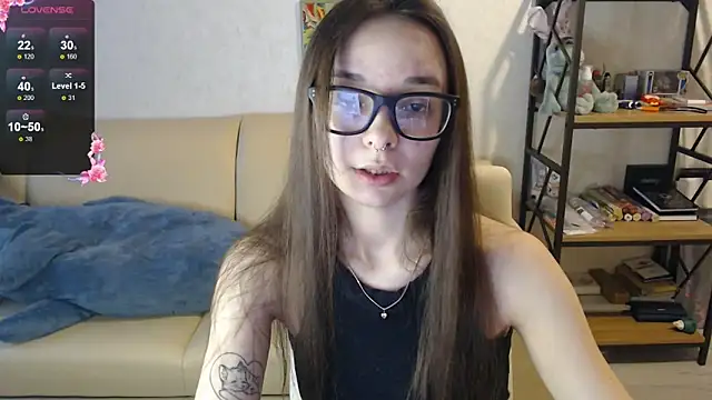 Snapshot of Amarieni chatting on December 9, 2024, 1:13 pm Amarieni online show from December 9, 2024, 1:13 pm