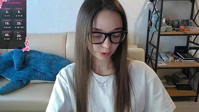 Snapshot of Amarieni chatting on December 11, 2024, 11:30 am Amarieni online show from December 11, 2024, 11:30 am