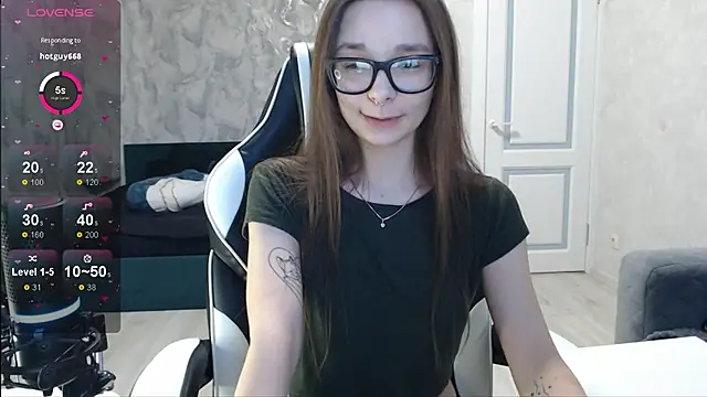 Snapshot of Amarieni chatting on February 6, 2025, 2:26 pm Amarieni online show from February 6, 2025, 2:26 pm