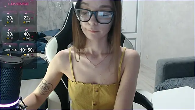 Snapshot of Amarieni chatting on February 28, 2025, 4:42 pm Amarieni online show from February 28, 2025, 4:42 pm