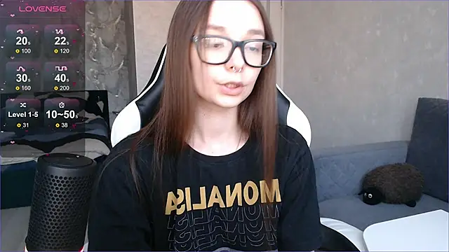 Snapshot of Amarieni chatting on March 8, 2025, 3:45 pm Amarieni online show from March 8, 2025, 3:45 pm