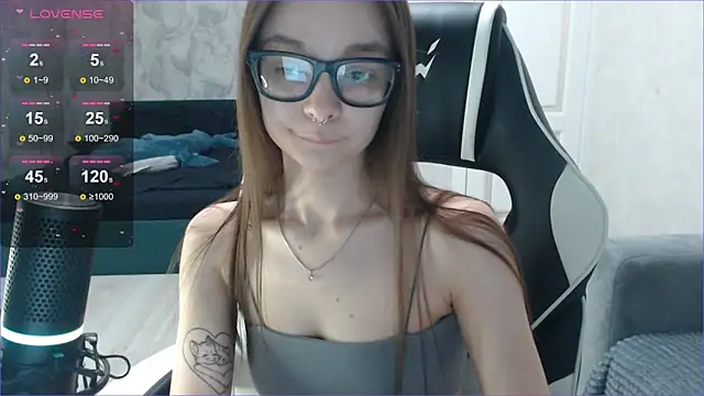 Snapshot of Amarieni chatting on March 14, 2025, 6:18 pm Amarieni online show from March 14, 2025, 6:18 pm