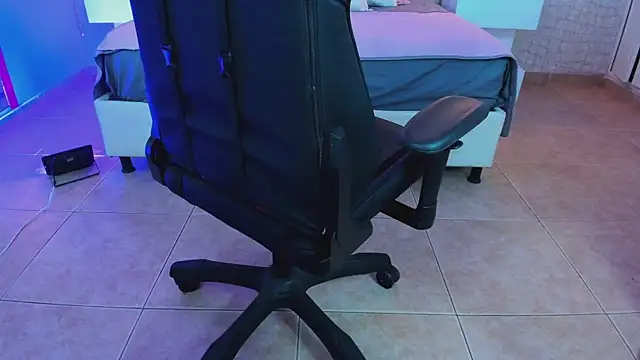 Snapshot of sara_parker069 chatting on February 28, 2025, 7:26 am sara parker069 online show from February 28, 2025, 7:26 am