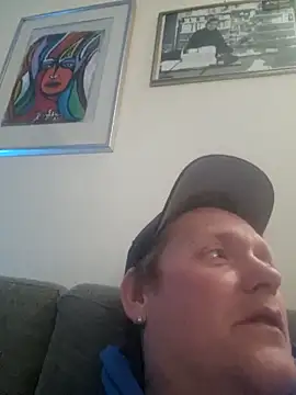 Snapshot of everyoneneeds chatting on February 15, 2025, 2:33 pm everyoneneeds online show from February 15, 2025, 2:33 pm