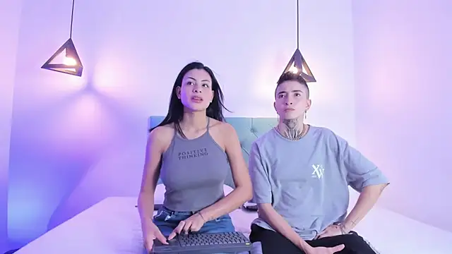 Snapshot of Tinny_and_Candy chatting on December 5, 2024, 1:28 pm Tinny and Candy online show from December 5, 2024, 1:28 pm