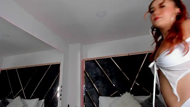 Snapshot of ChloeConnorr chatting on January 14, 2025, 12:11 am ChloeConnorr online show from January 14, 2025, 12:11 am