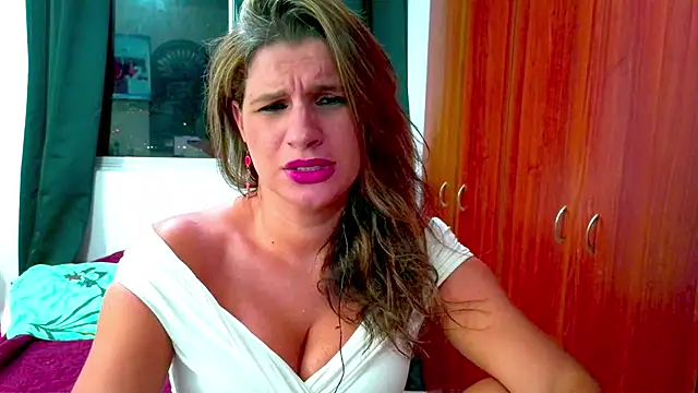 Snapshot of dalila_sexxx chatting on February 1, 2025, 3:41 am dalila sexxx online show from February 1, 2025, 3:41 am