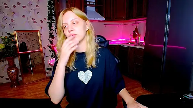 Snapshot of SexyNadi chatting on October 2, 2025, 8:21 am SexyNadi online show from October 2, 2025, 8:21 am