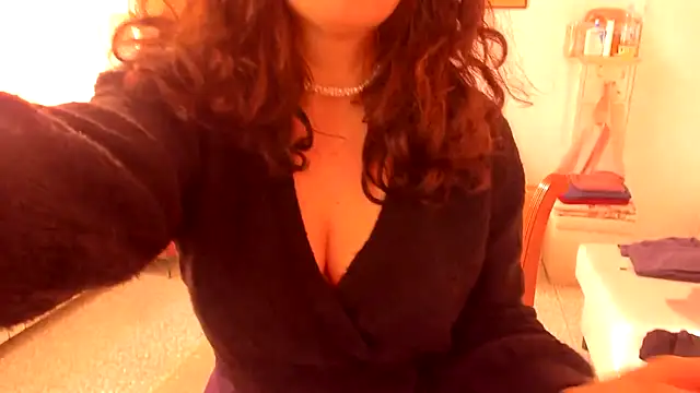 Snapshot of Evademarville chatting on February 13, 2025, 10:02 am Evademarville online show from February 13, 2025, 10:02 am