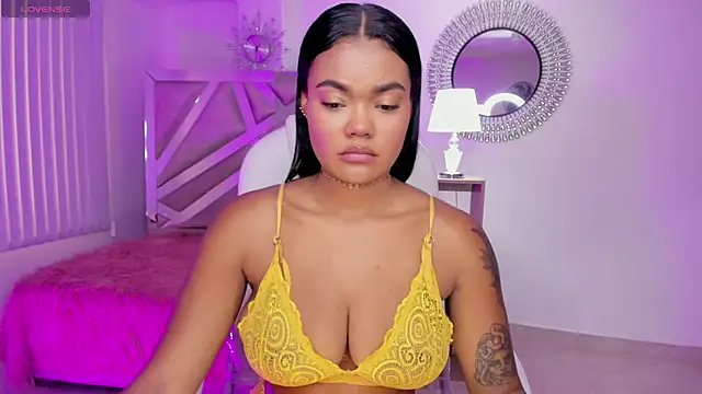 Snapshot of madisson_davon chatting on December 6, 2024, 3:00 pm madisson davon online show from December 6, 2024, 3:00 pm